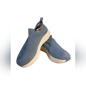 Slip-on Lightweight Sneaker Bootie Size 8